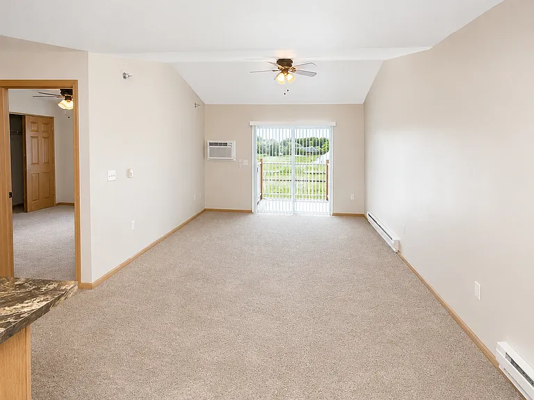 Berry Pointe Luxury Apartments — Photo 14