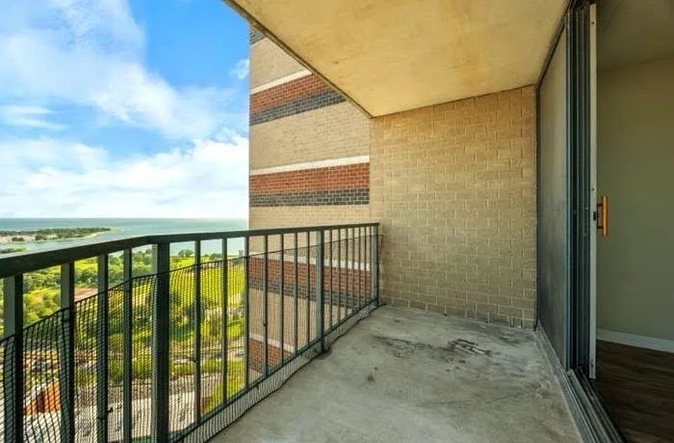 1 bed, 775 sqft, $2,200 — Photo 2