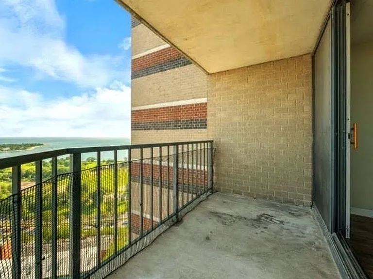 3660 N Lake Shore Dr #2906 — Photo 2
