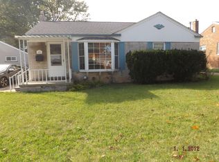 31605 Folkstone Dr, Farmington, MI 48336