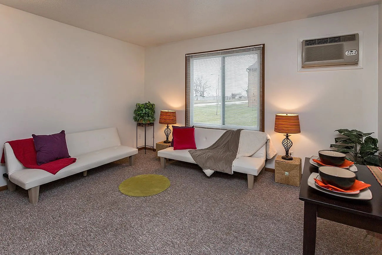 Norwalk Park Apartments — Photo 4