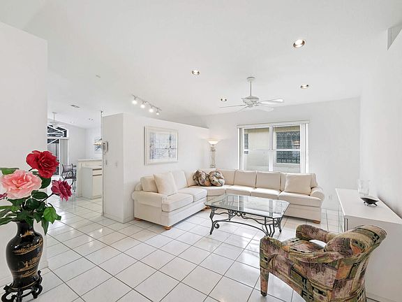 5th image of 9634 Cherry Blossom Court