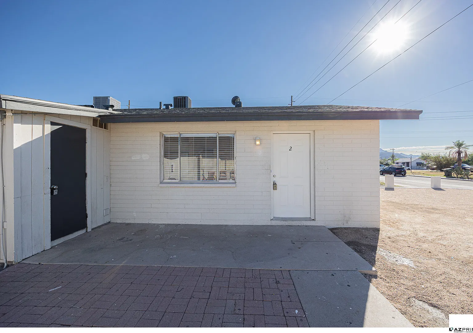 Welcome to this Beautifully Renovated 2/1 Apartment in Phoenix! — Photo 2