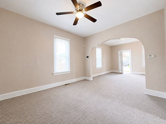 5th image of 1614 Pinewood Ave