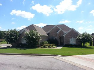 2420 Village Dr, Muscle Shoals, AL 35661