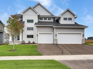 10167 Arrowwood Trl, Woodbury, MN 55129