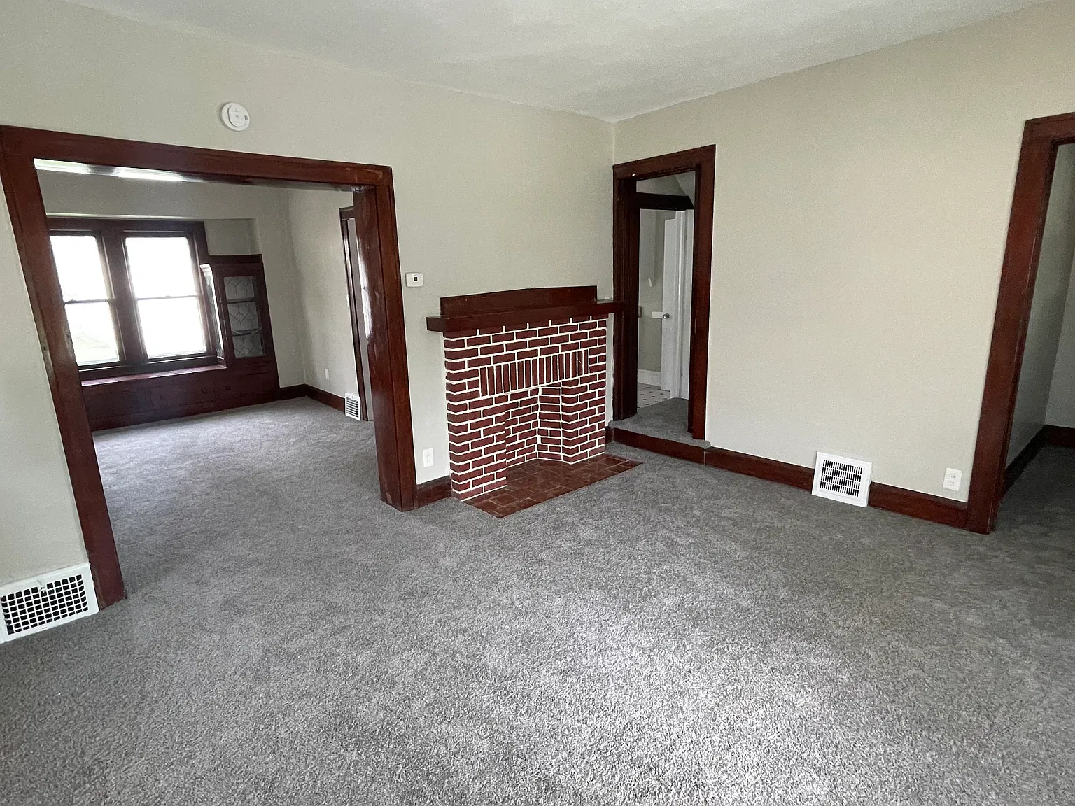 4 bed, 1900 sqft, $1,595 — Photo 3