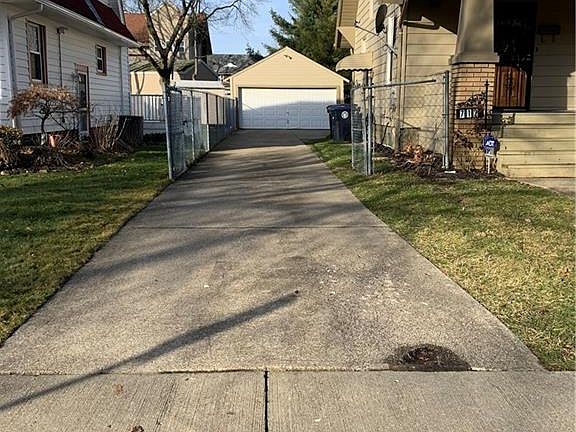 3rd image of 712 Storer Ave