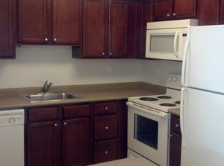 1051 Neshaminy Valley Dr, Bensalem, PA