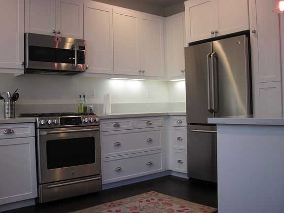3rd image of 10962 Kittridge St