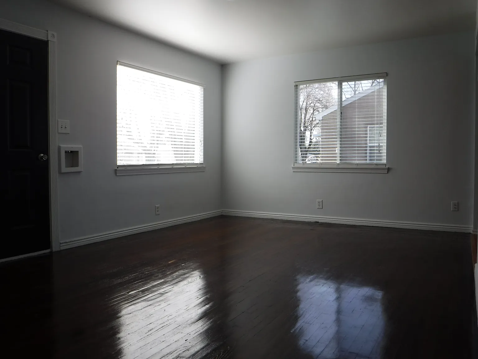 2 bed, 834 sqft, $1,700 — Photo 2