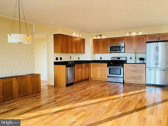 5th image of 16 S Van Dorn St APT 601