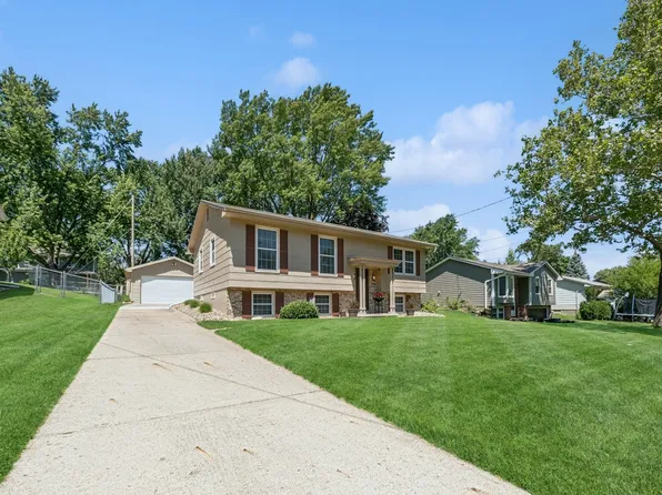 4408 66th St, Urbandale, IA 50322