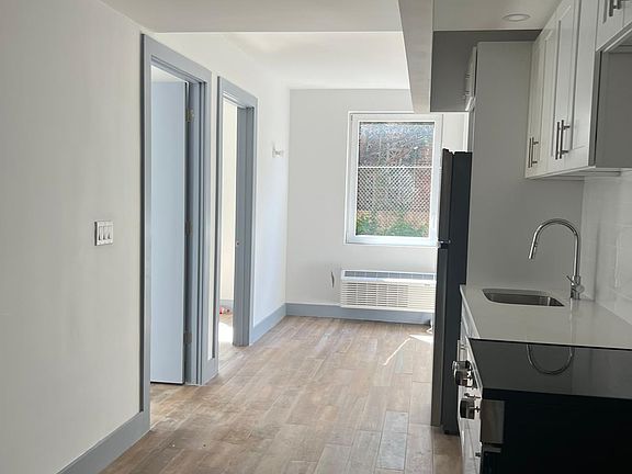 2nd image of 1143 Hoe Ave #1E