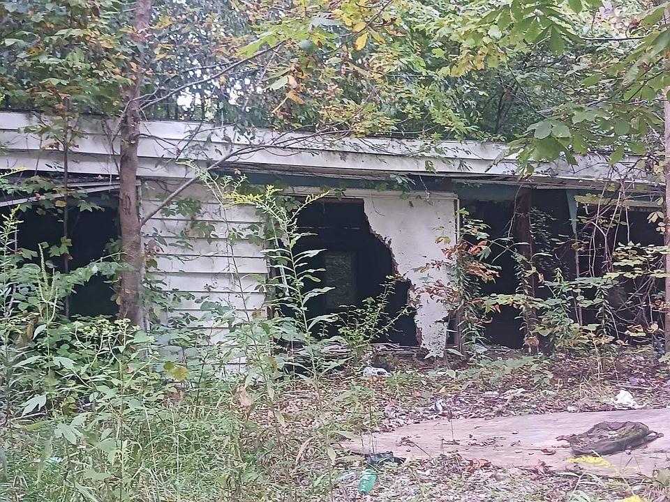 1st image of 10631 Lakewood Dr W
