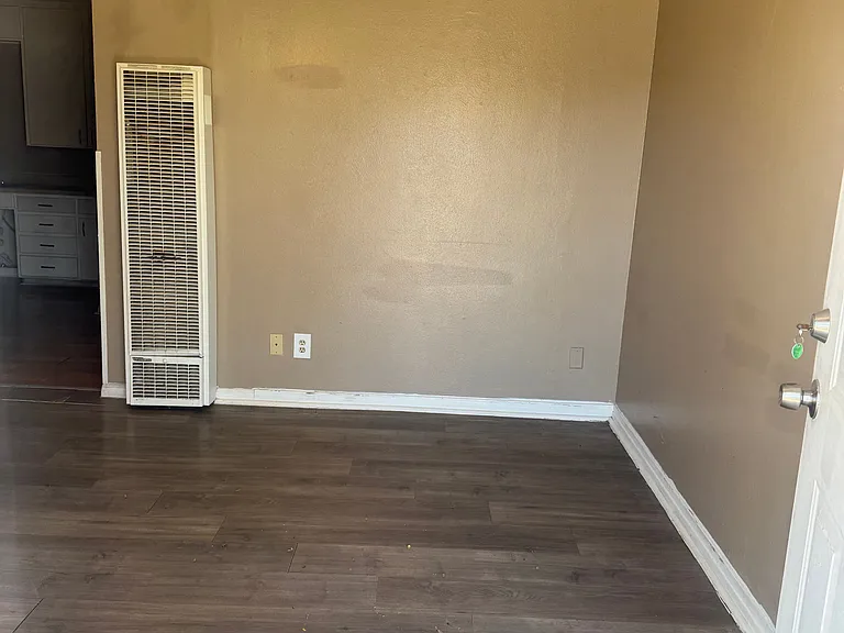920 S Bryan St #7 — Photo 2