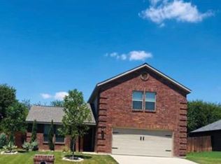 703 Brandt St, Grandview, TX 76050