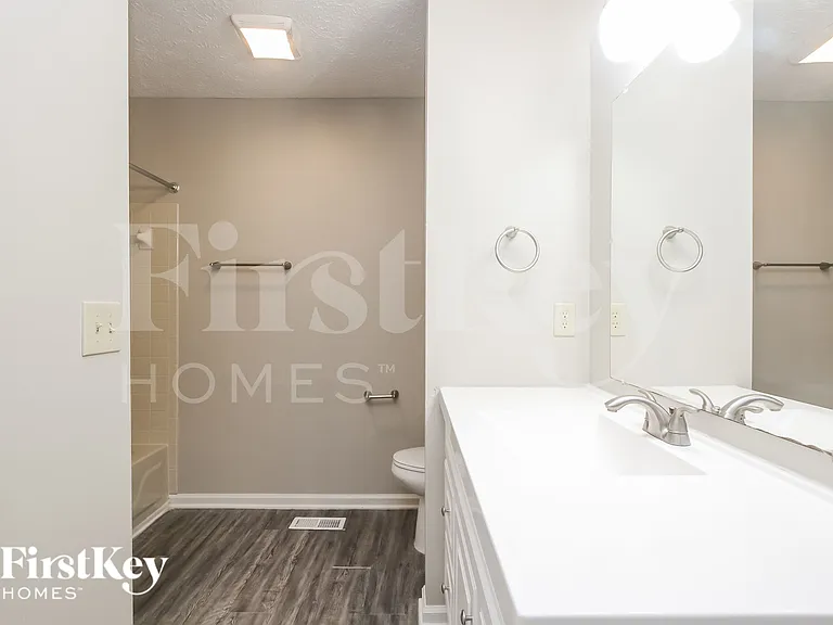 4496 Braemar Dr — Photo 10