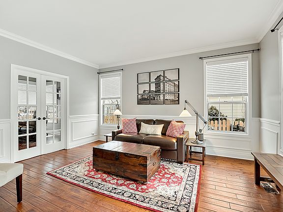 4th image of 1218 Eric Ln