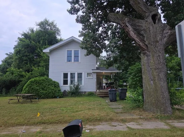 510 N Front St, Dowagiac, MI 49047