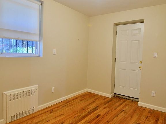 4th image of 484 Lafayette Ave #1
