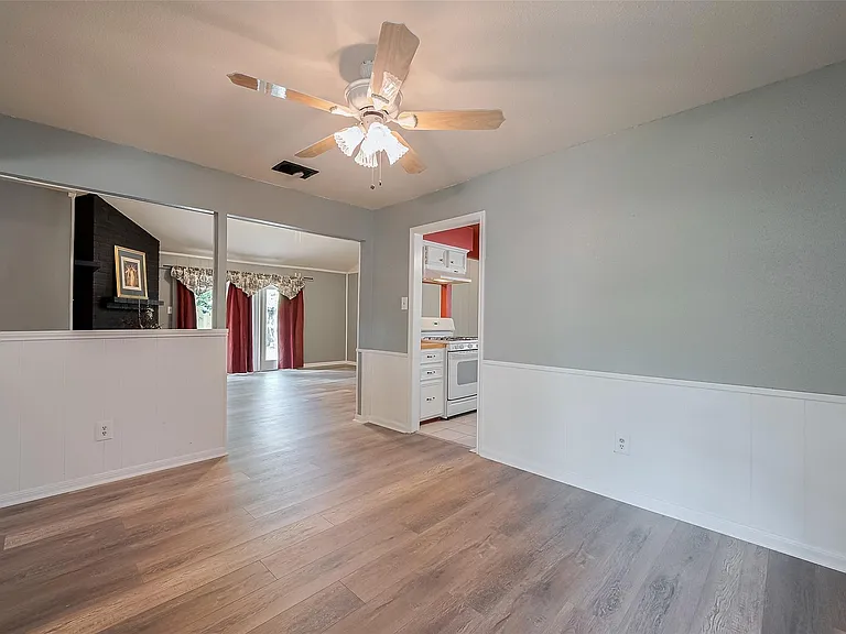 2762 Foliage Green Dr — Photo 11