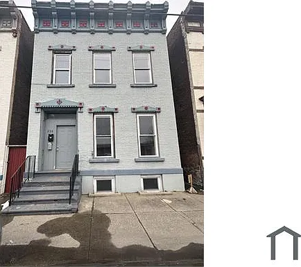 4 bed, $1,700 — Photo 1