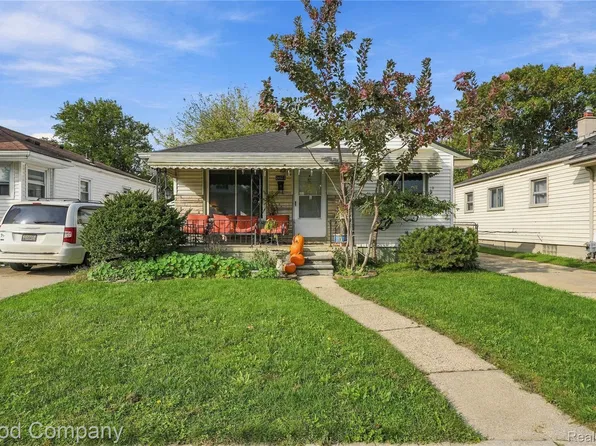 24633 Wilmot Ave, Eastpointe, MI 48021