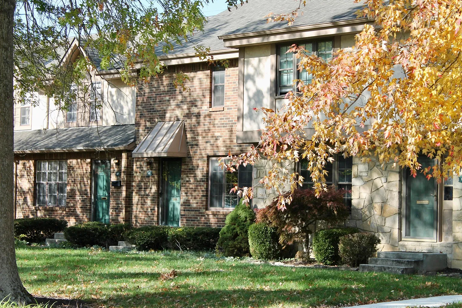 85 Stornoway Dr W photo 1