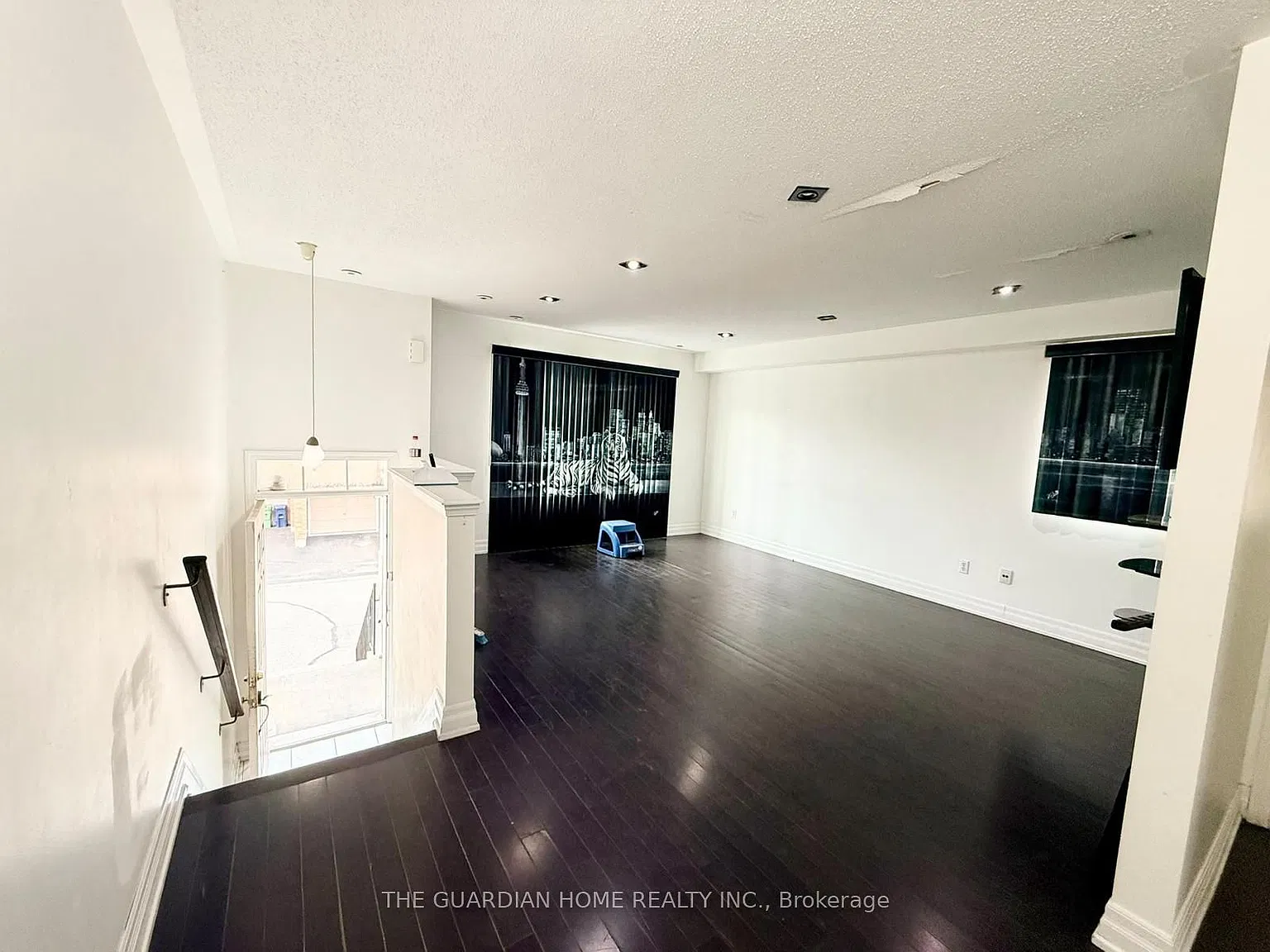4 bed, $3,200 — Photo 3