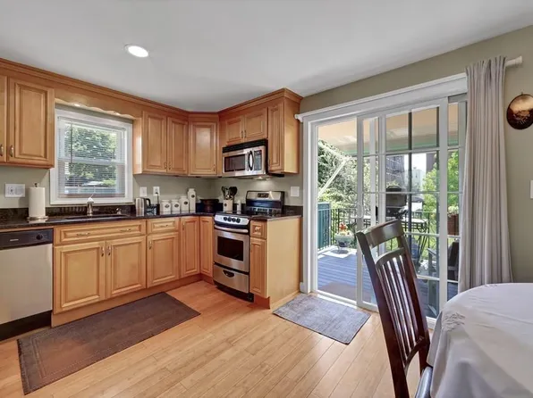 33 Bremen St, East Boston, MA 02128