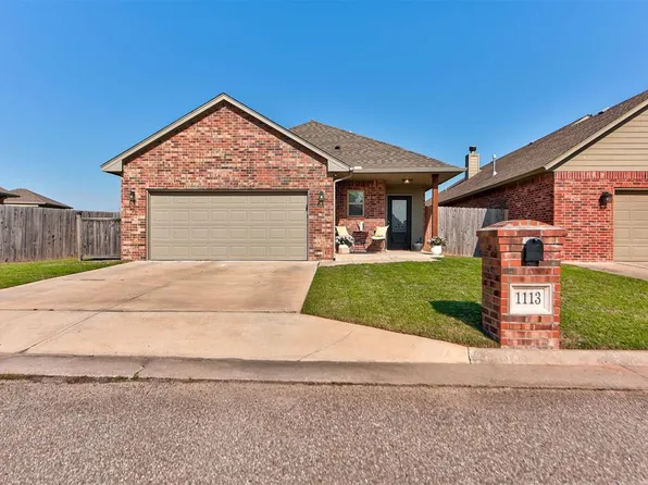 1113 Golden Leaf Dr, Moore, OK 73160