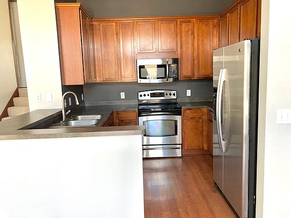 3rd image of 15438 Foster Dr N