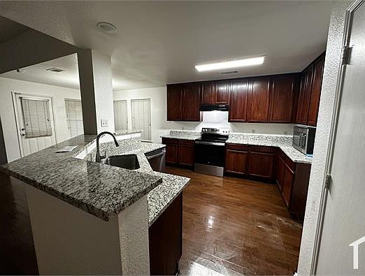 4th image of 1729 Bluebird Dr