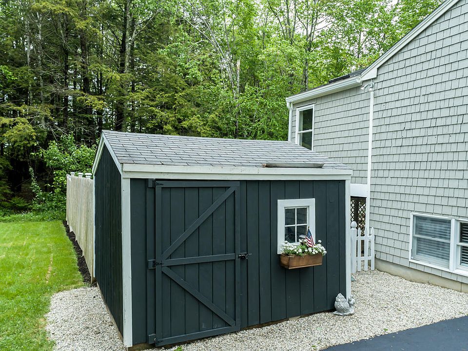 2nd image of 31 Forest Drive