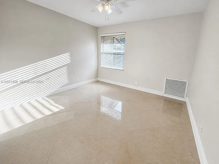 8142 Silver Palm Ct #17 — Photo 29
