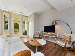 373 Tyee Rd #111, Victoria, BC V9A0B3