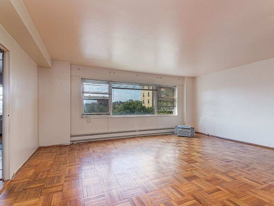 1st image of 4 Fordham Hill Oval APT 6D