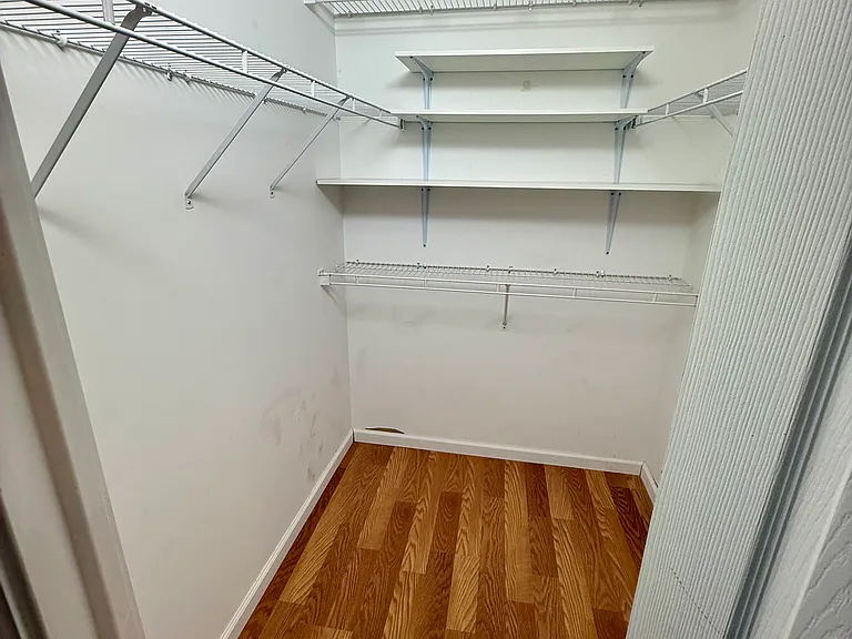 601 Tisbury Ln — Photo 39