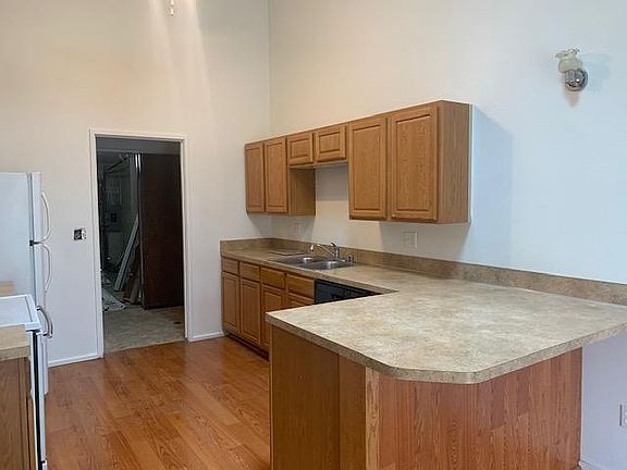 3rd image of 3031 Bridgeport Way W APT A