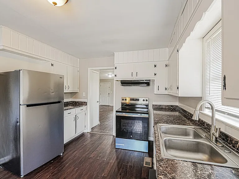 1116 Hayes Rd — Photo 9