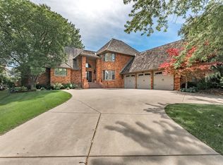 215 S 85th St, Omaha, NE 68114