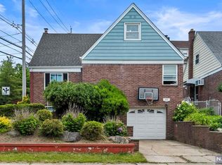 498 Martling Pl, Ridgefield, NJ 07657