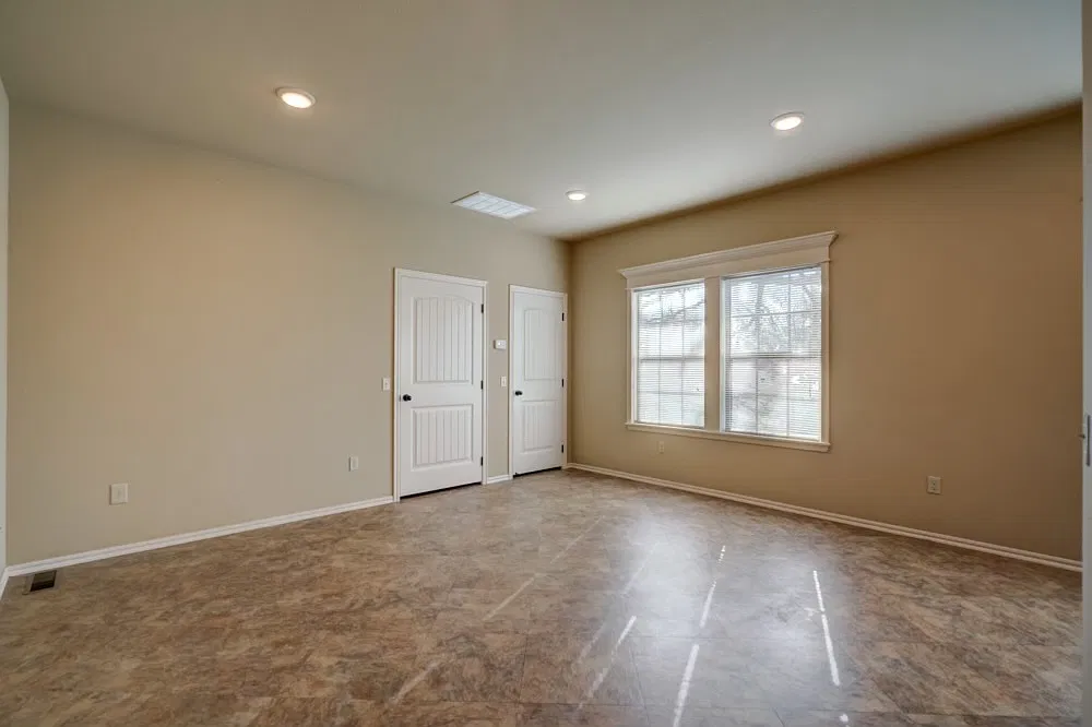 2 bed, 1030 sqft, $1,350 — Photo 2