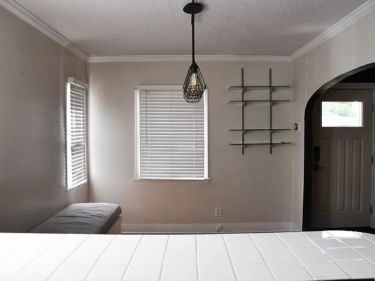 629 W Culver Ave — Photo 14