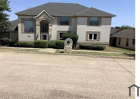 3202 Springleaf Dr — Photo 1