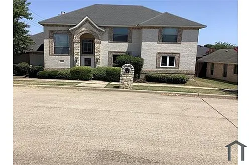 3202 Springleaf Dr Photo 1