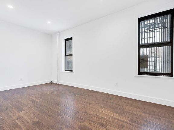 4th image of 61 Tiemann Pl #31
