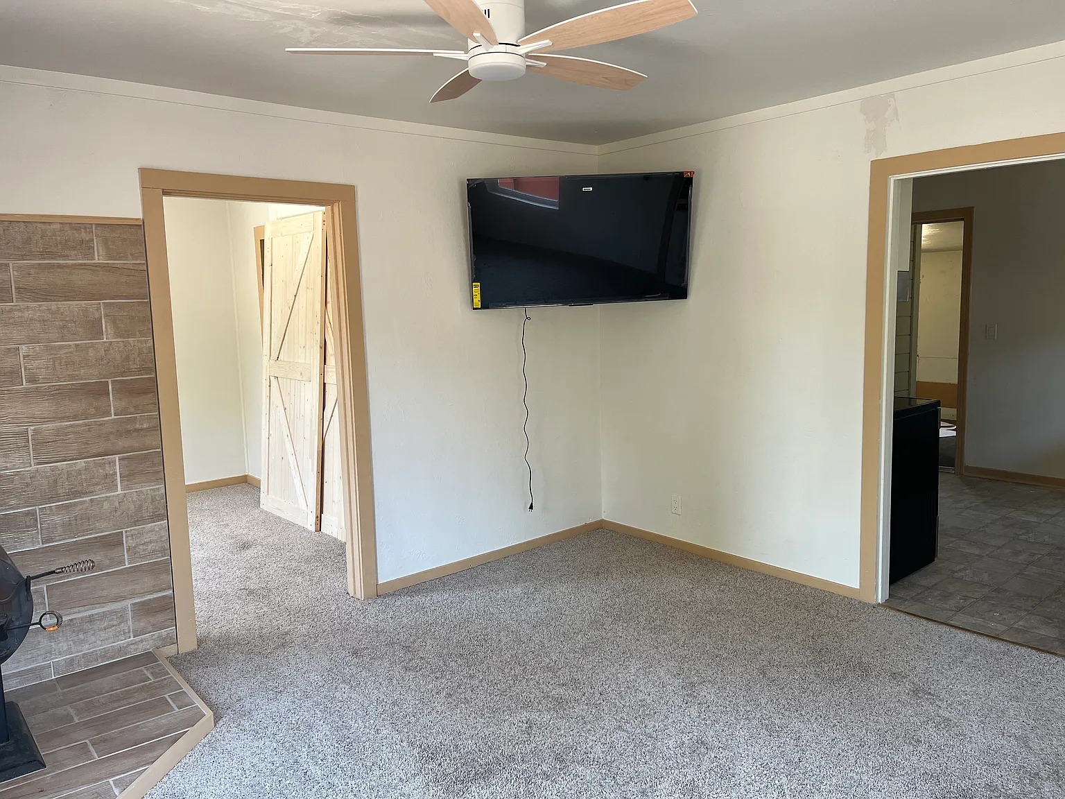 2 bed, 900 sqft, $2,000 — Photo 3