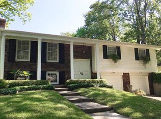 39 Country Club Pl, Belleville, IL 62223